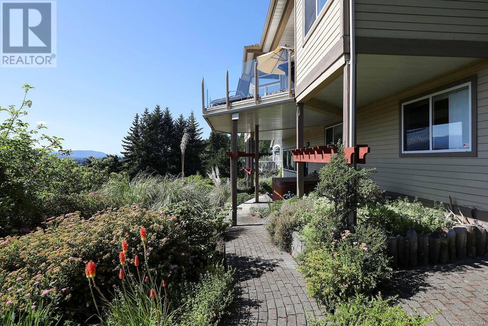 1437 Valley View Dr, Courtenay