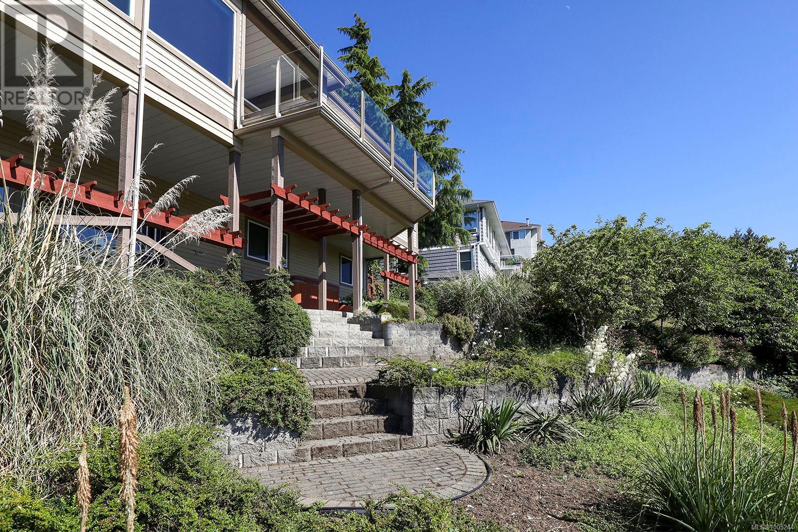 1437 Valley View Dr, Courtenay