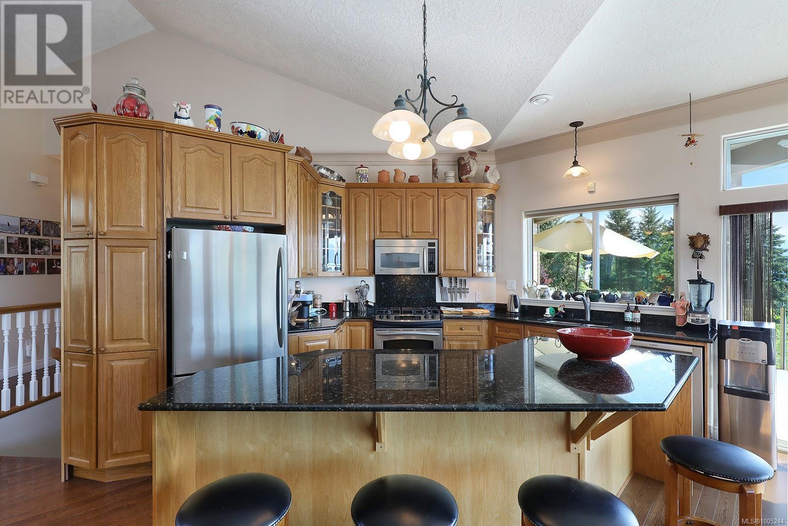 1437 Valley View Dr, Courtenay