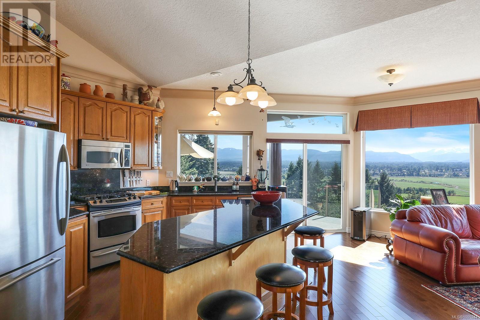 1437 Valley View Dr, Courtenay