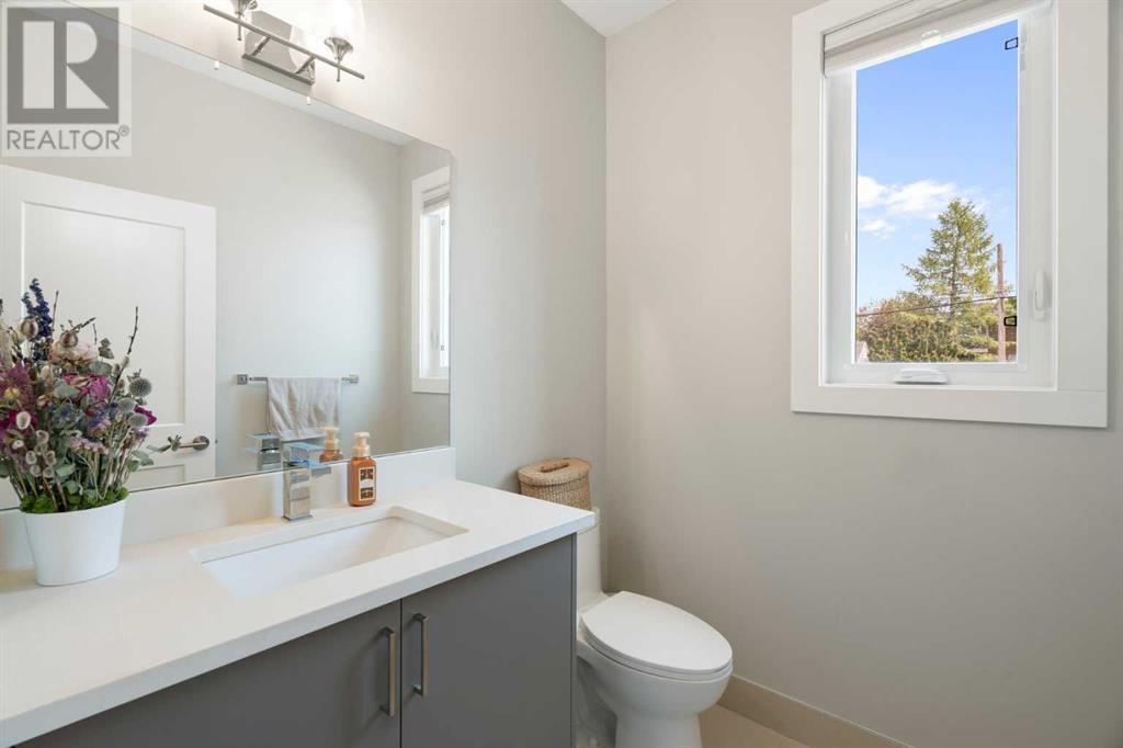 Single Family House for Sale in    Avenue NE Tuxedo Park Calgary 