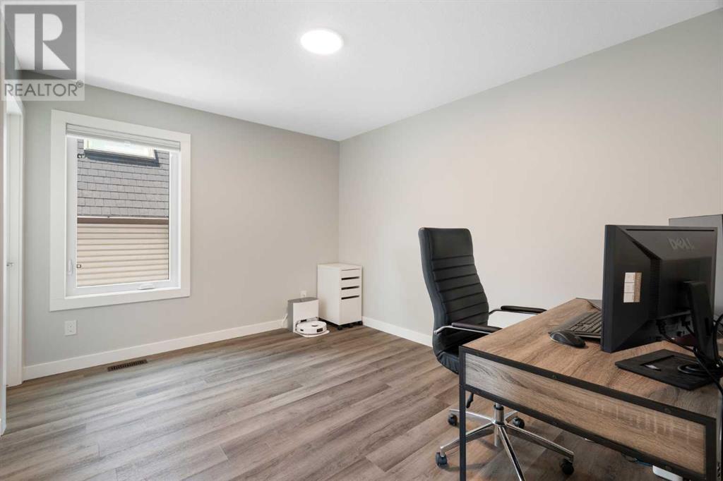 Single Family House for Sale in    Avenue NE Tuxedo Park Calgary 
