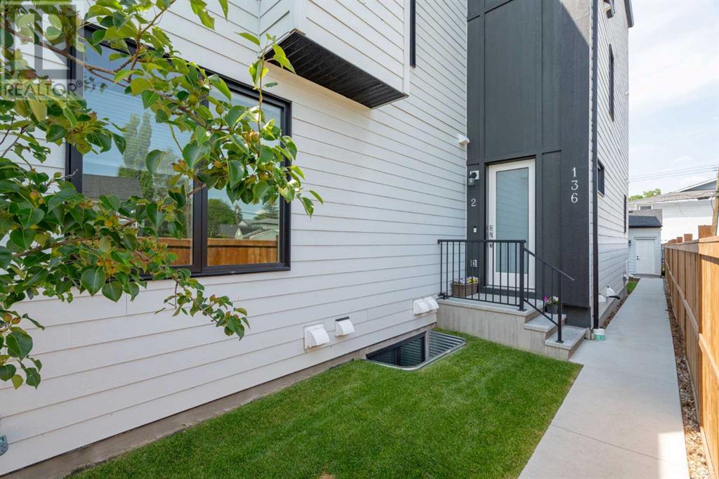 Single Family House for Sale in    Avenue NE Tuxedo Park Calgary 