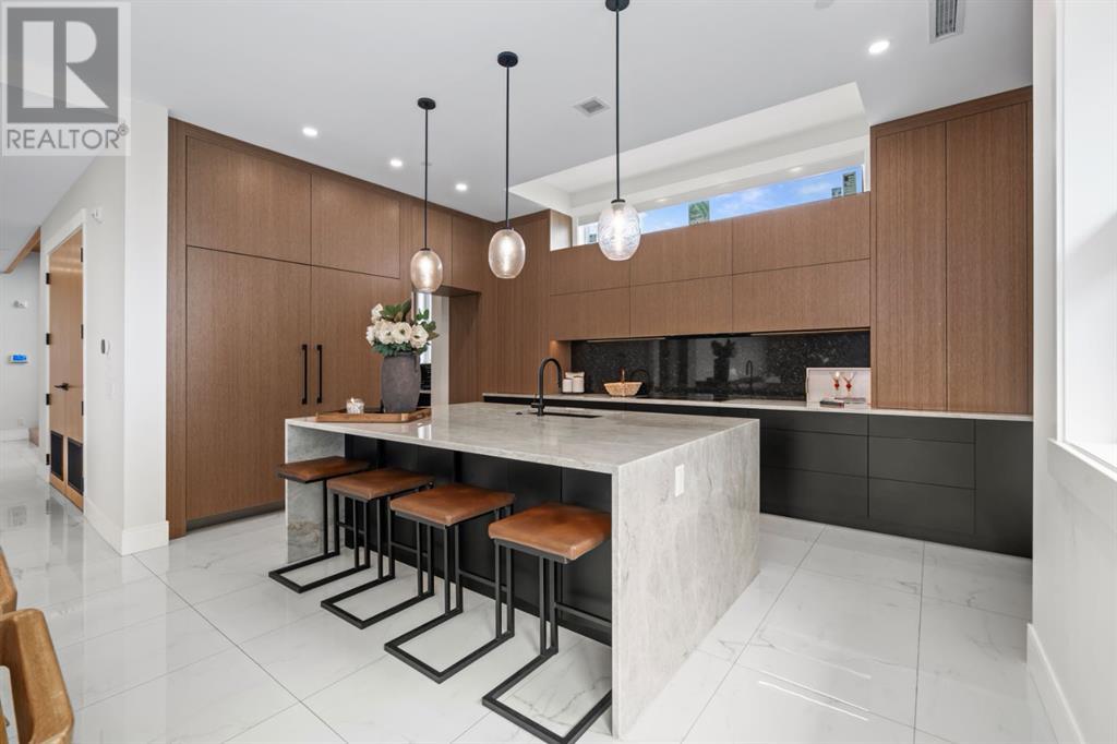 Multi-family House Multi-level for Sale in        Edmonton Trail NE Bridgeland/Riverside Calgary 