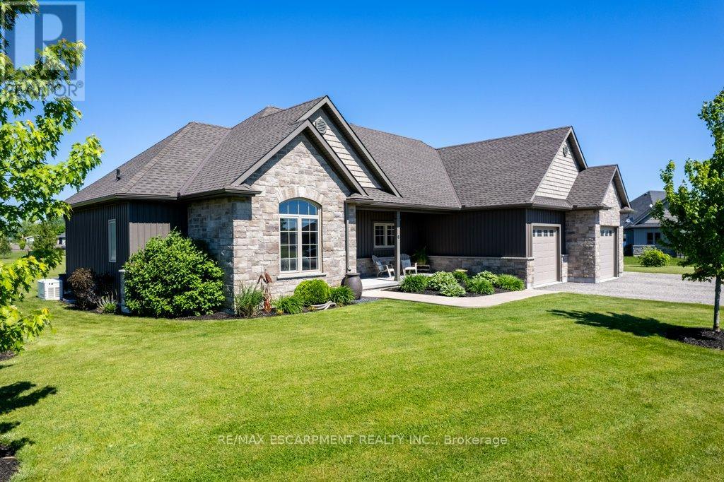 Photo 3 of 6 Silverthorne Court, Haldimand ON
