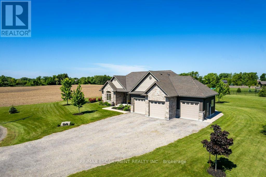 Photo 4 of 6 Silverthorne Court, Haldimand ON
