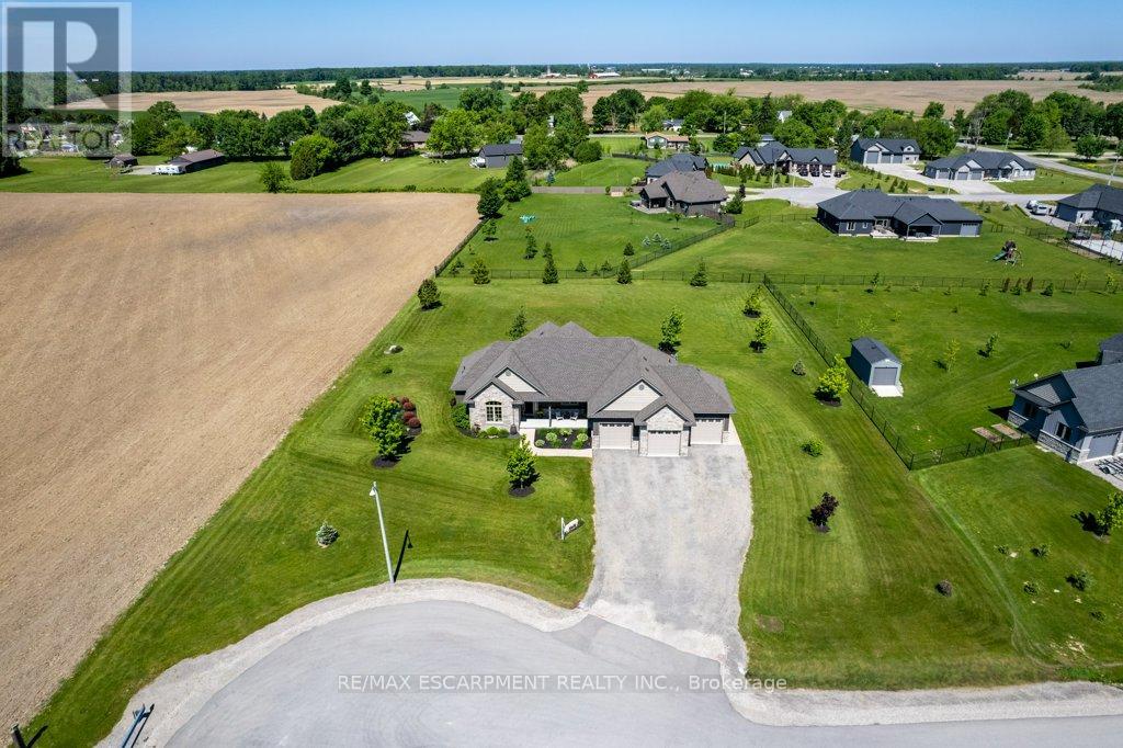 Photo 8 of 6 Silverthorne Court, Haldimand ON