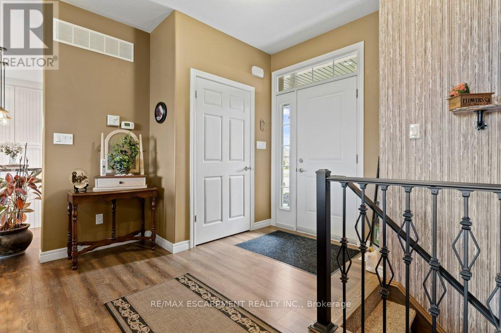 Photo 9 of 6 Silverthorne Court, Haldimand ON