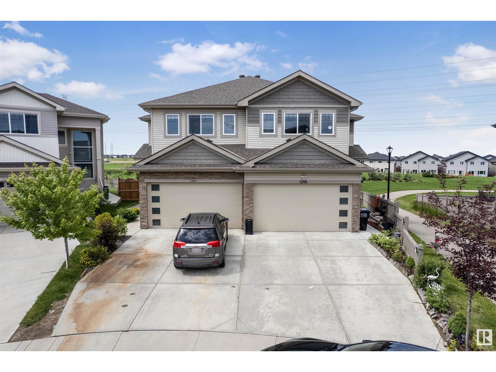 Photo 3 of 1206 27 St Nw, Edmonton AB