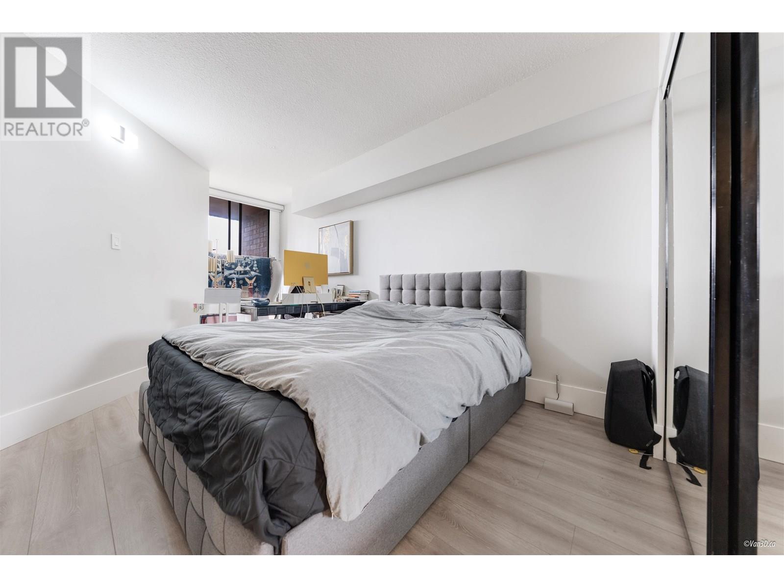 Photo 3 of 914 950 Drake Street, Vancouver BC