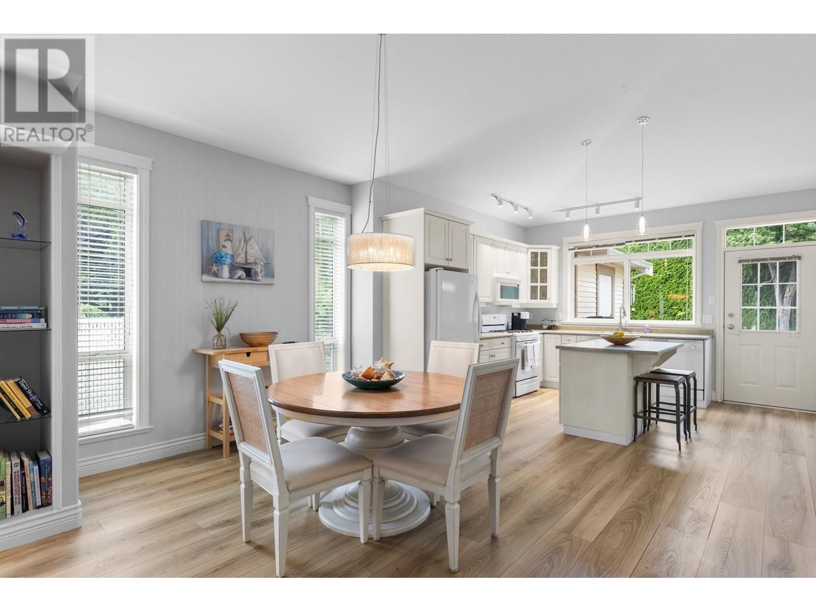  4032A Lake Avenue, Peachland
