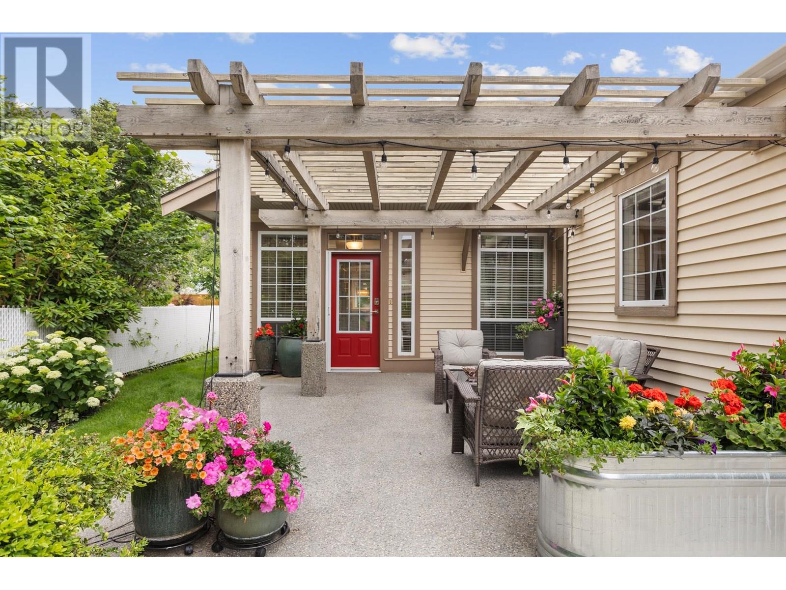  4032A Lake Avenue, Peachland