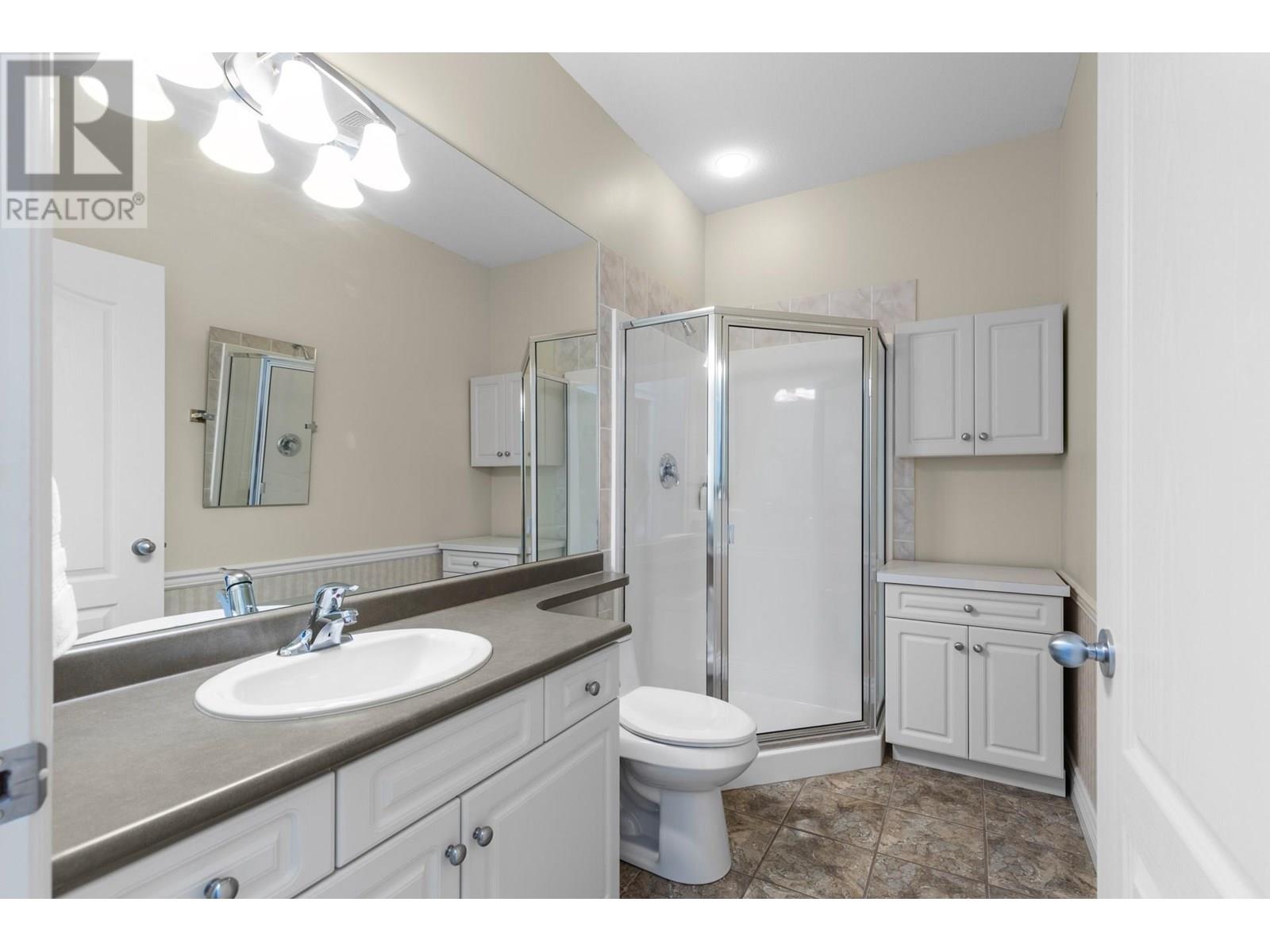  4032A Lake Avenue, Peachland