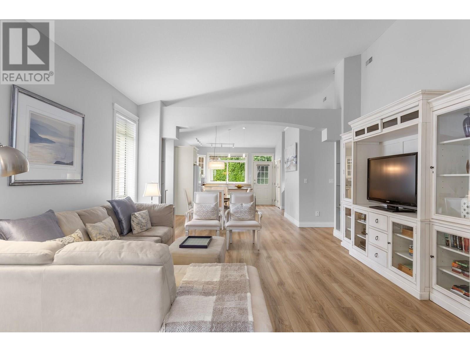  4032A Lake Avenue, Peachland
