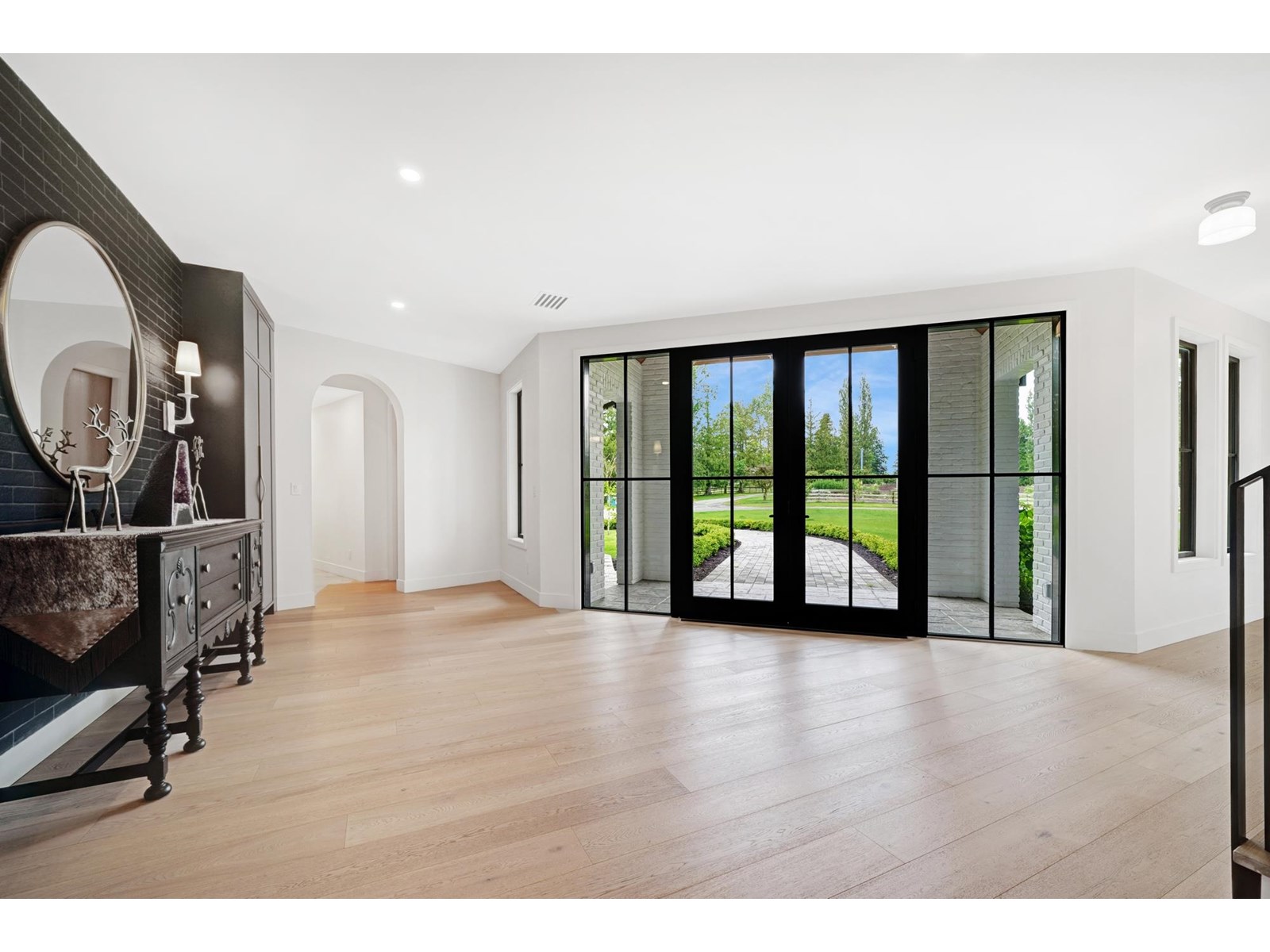 Photo 2 of 24968 28 Avenue, Langley BC
