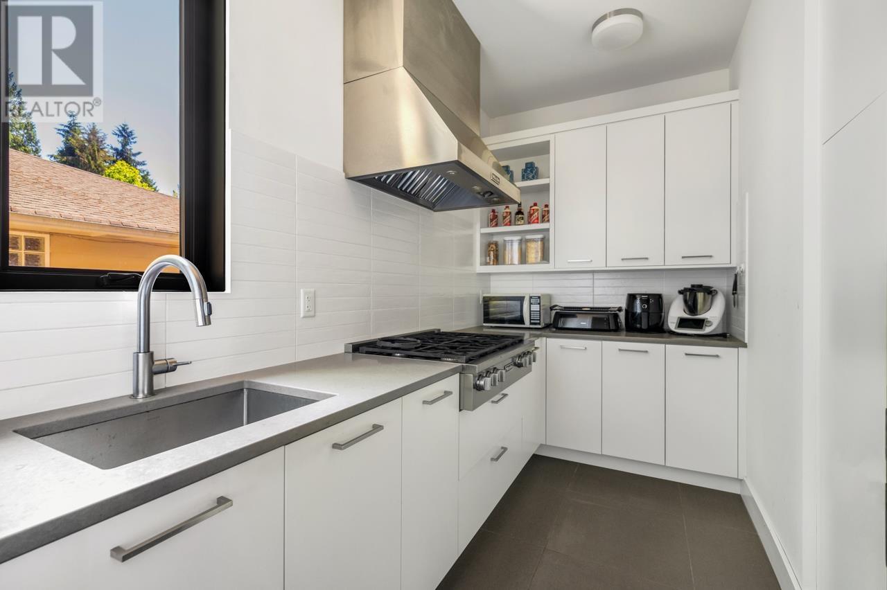 Photo 33 of 3430 Aintree Drive, North Vancouver BC