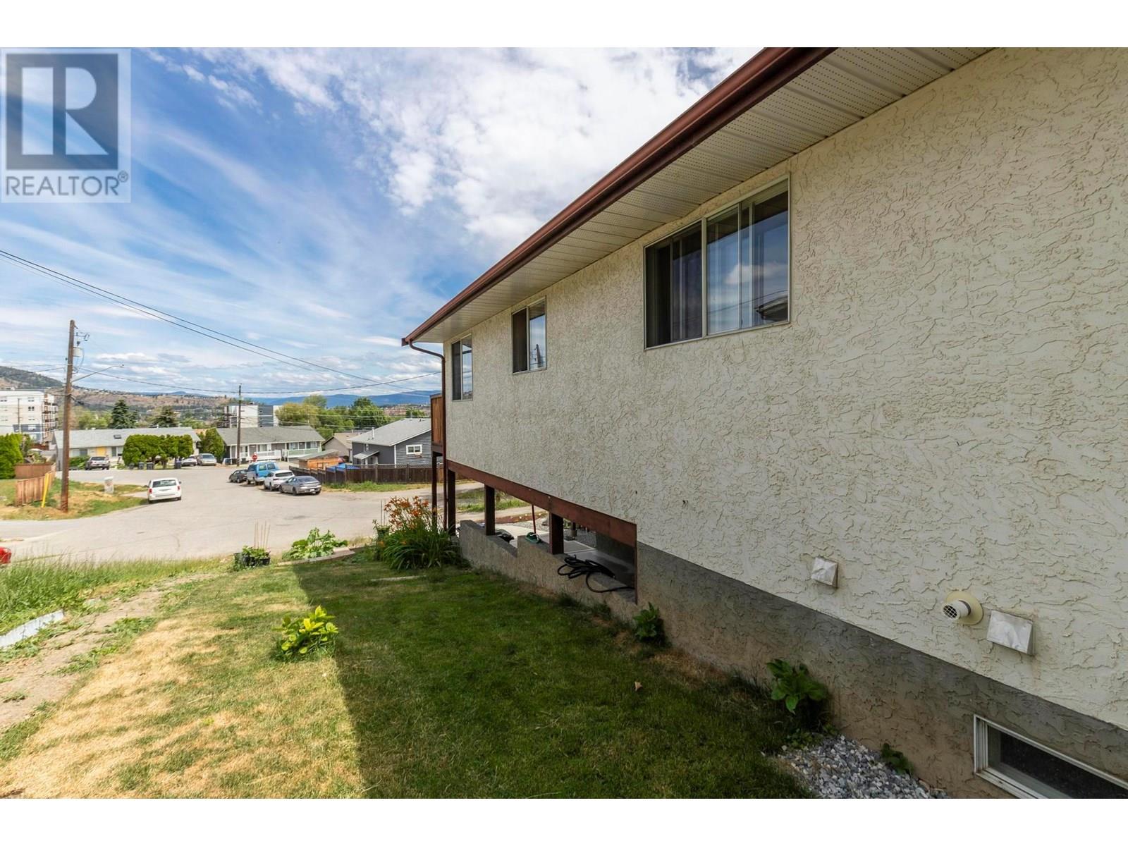  3414 Logan Court, West Kelowna
