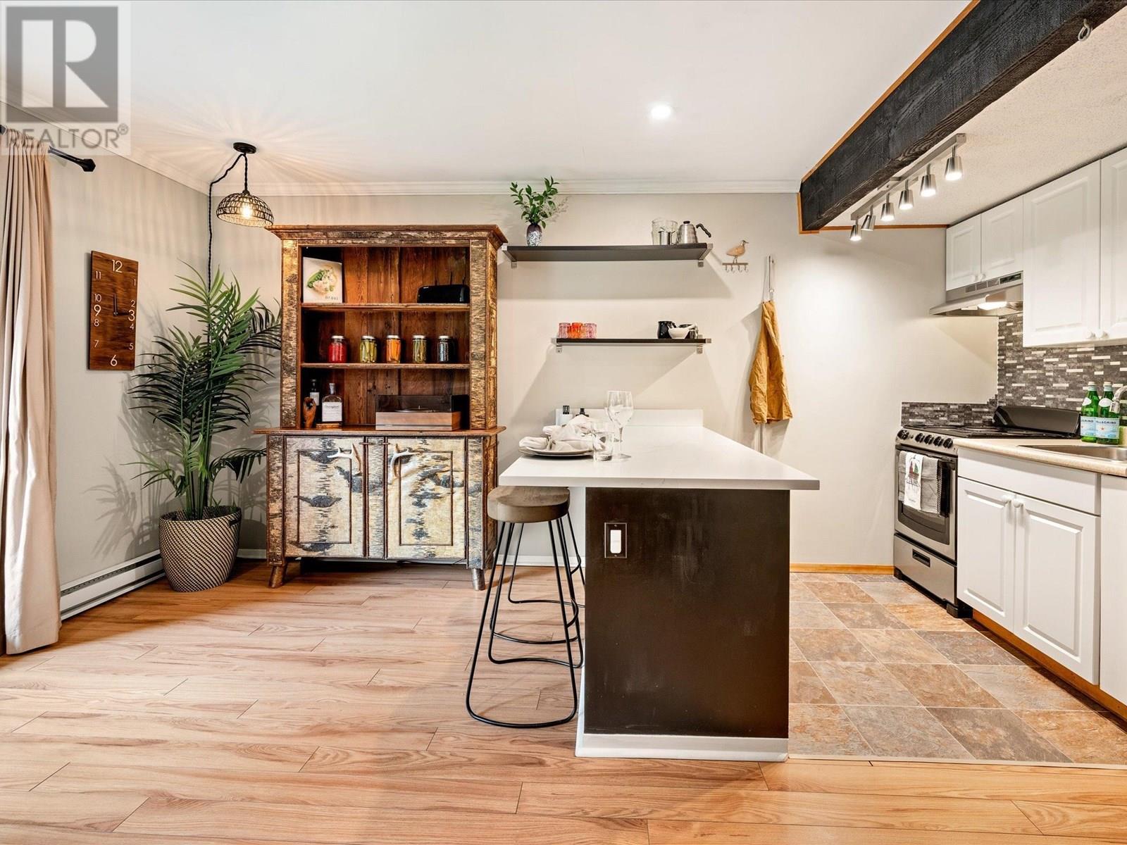 4 7001 NESTERS ROAD, Whistler