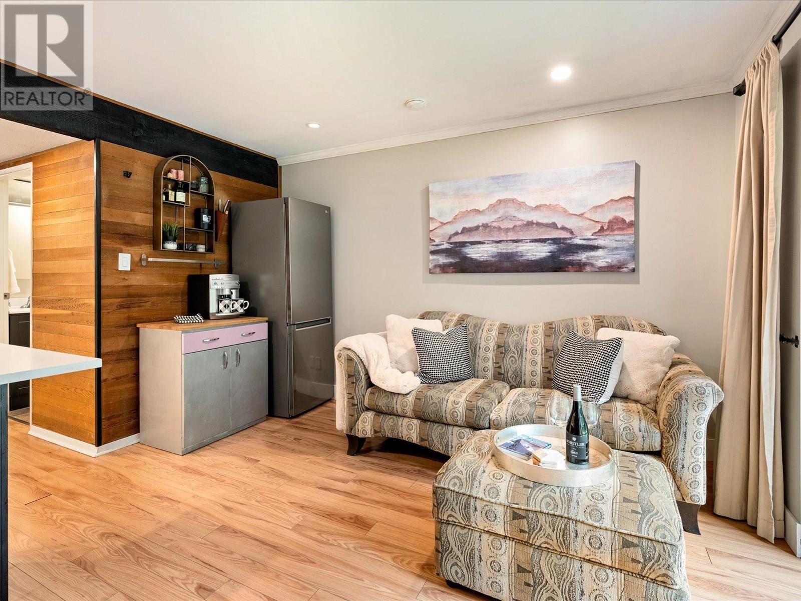 4 7001 NESTERS ROAD, Whistler