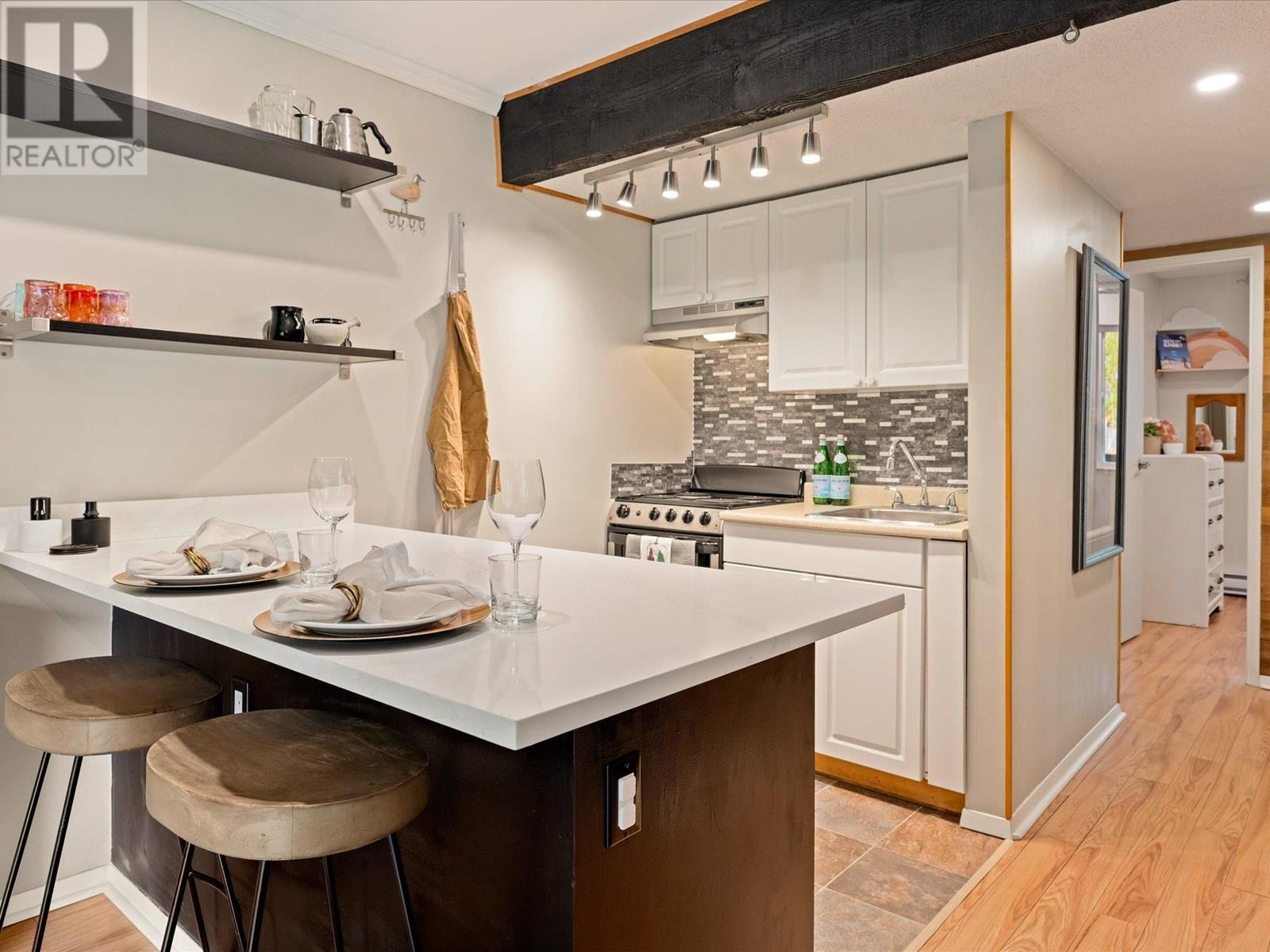 4 7001 NESTERS ROAD, Whistler
