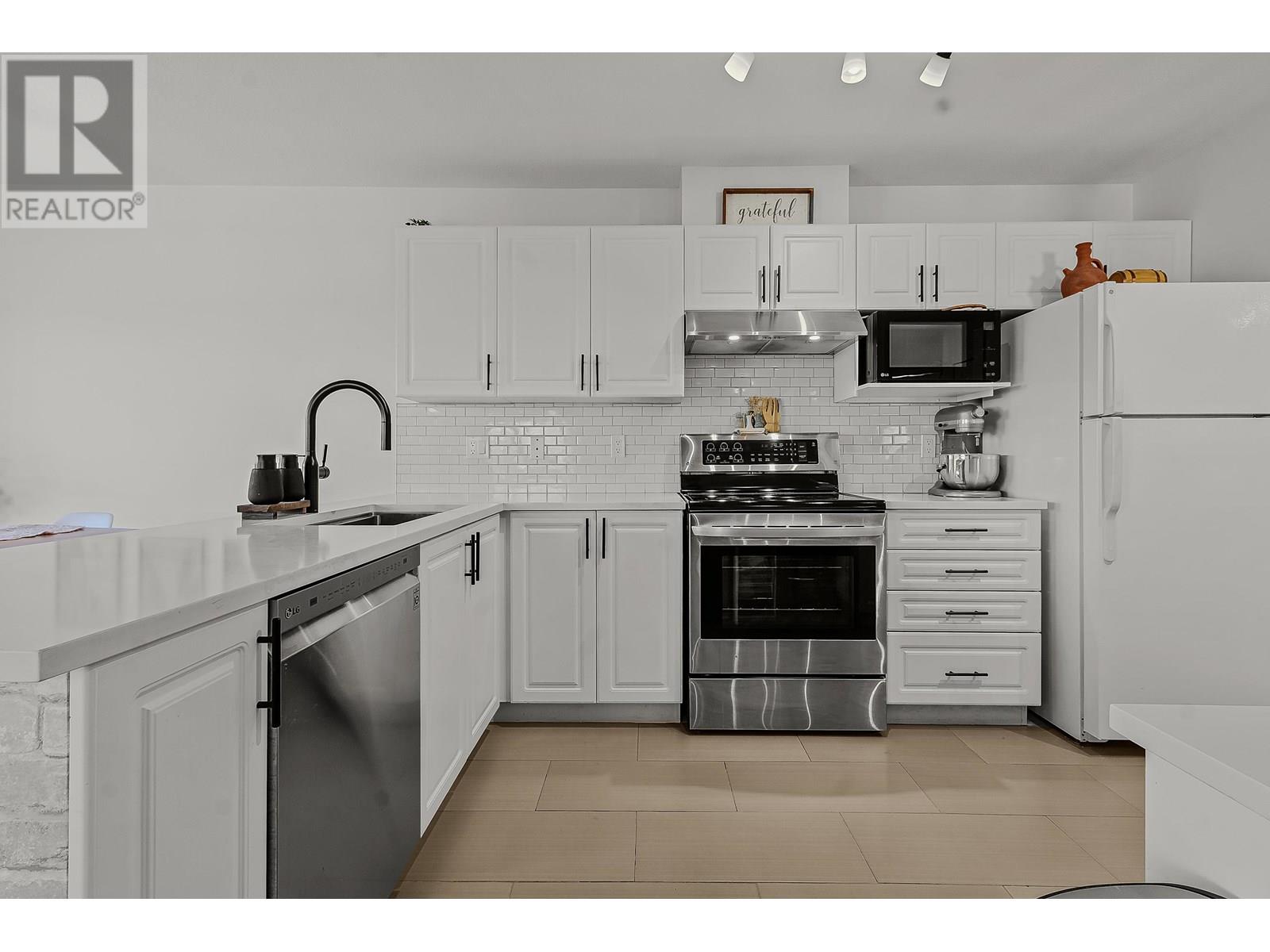 Photo 14 of 501 22230 North Avenue, Maple Ridge BC