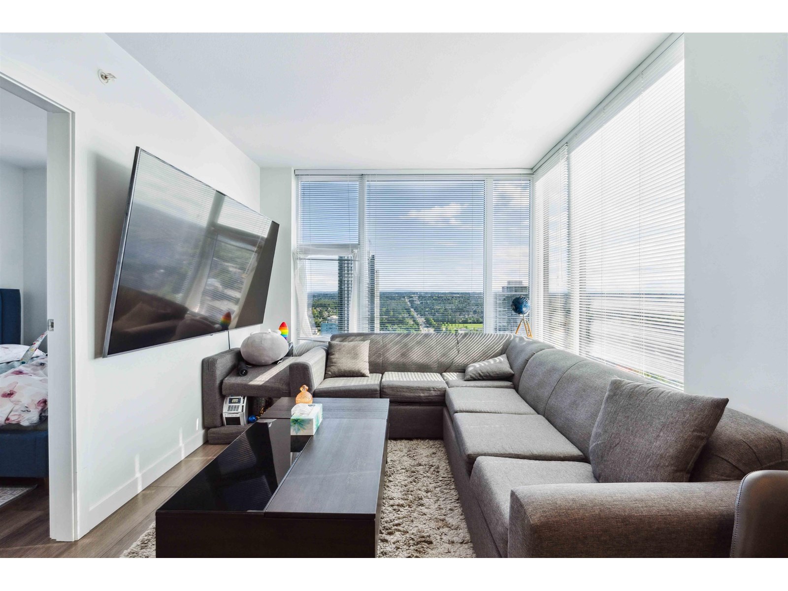 Photo 9 of 2703 13615 Fraser Highway, Surrey BC