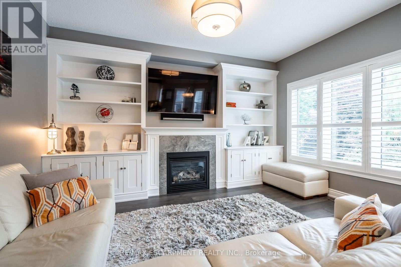 Photo 11 of 7 Volterra Court, Hamilton ON