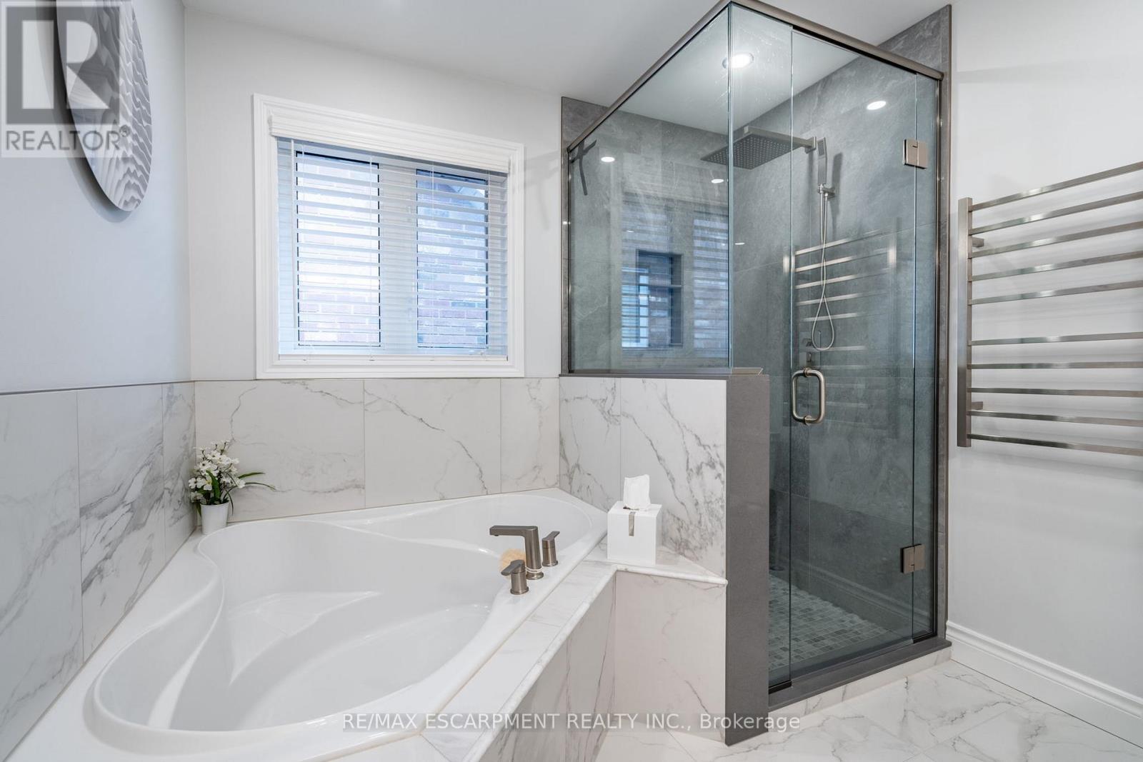 Photo 25 of 7 Volterra Court, Hamilton ON