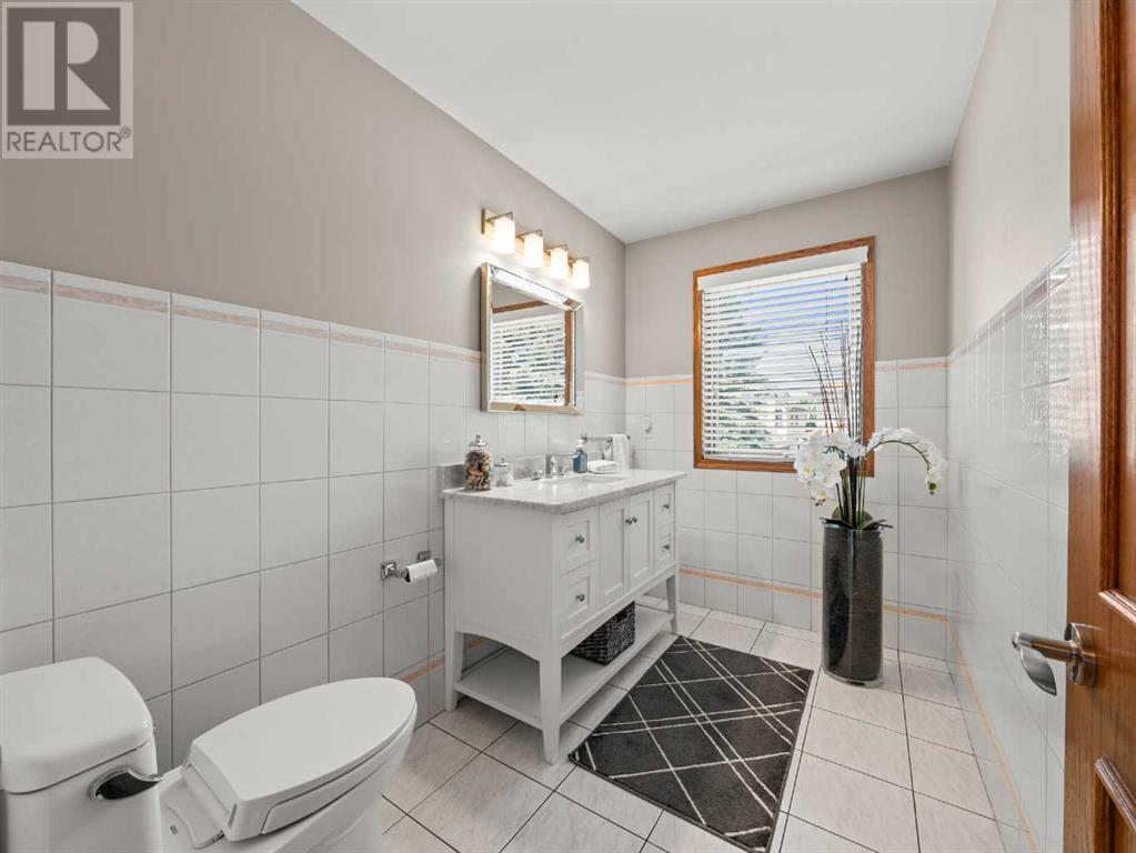Single Family House for Sale in  Edgeview Road NW Edgemont Calgary 
