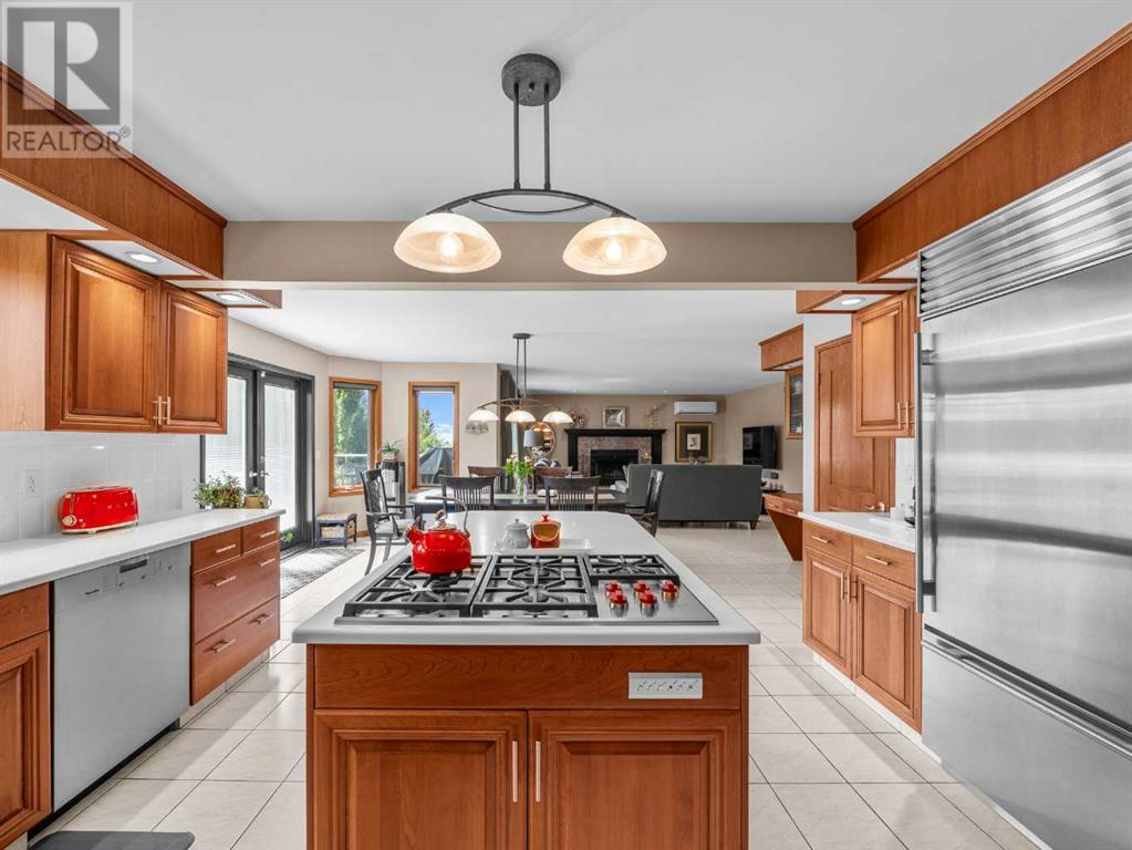 Single Family House for Sale in  Edgeview Road NW Edgemont Calgary 