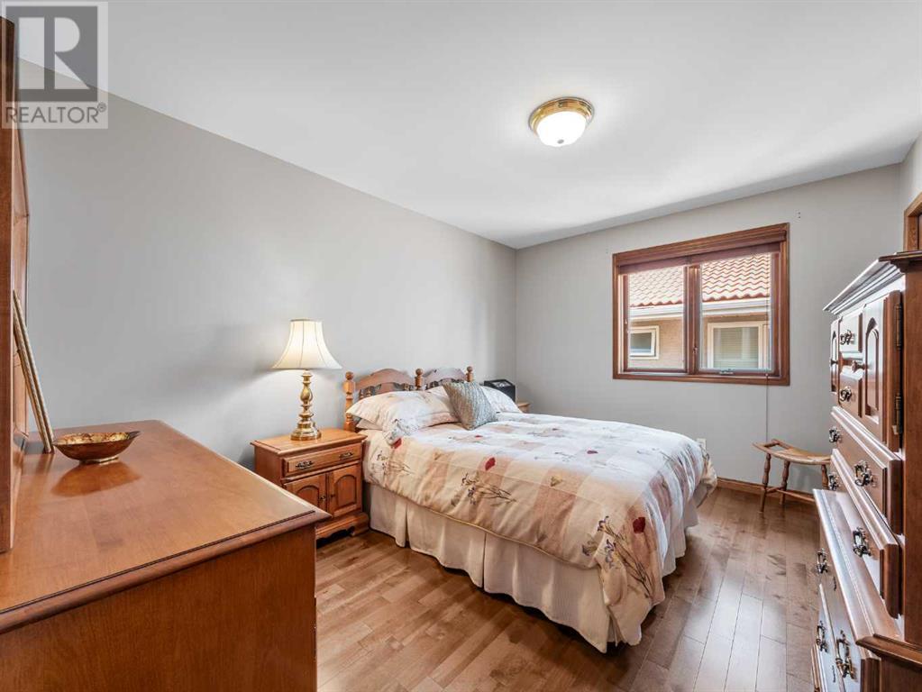 Single Family House for Sale in  Edgeview Road NW Edgemont Calgary 