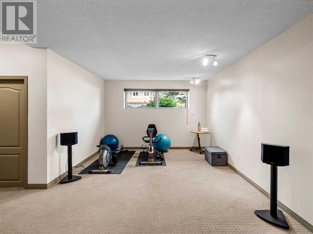 Single Family House for Sale in  Edgeview Road NW Edgemont Calgary 