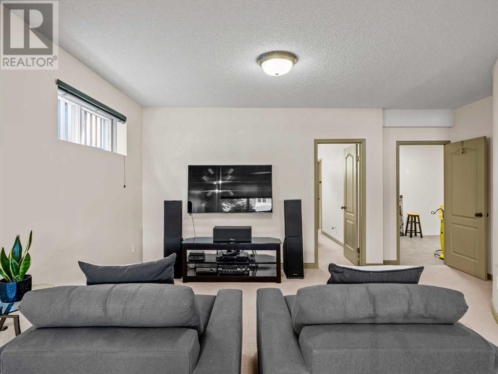 Single Family House for Sale in  Edgeview Road NW Edgemont Calgary 
