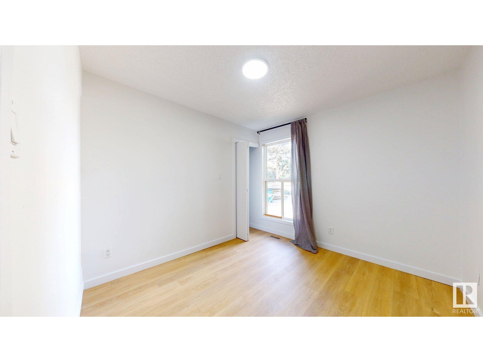 Photo 22 of 1 1503 Mill Woods Rd E Nw, Edmonton AB