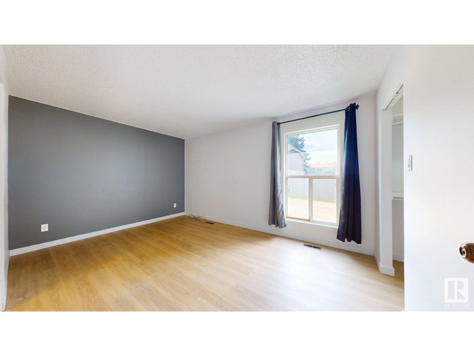 Photo 23 of 1 1503 Mill Woods Rd E Nw, Edmonton AB