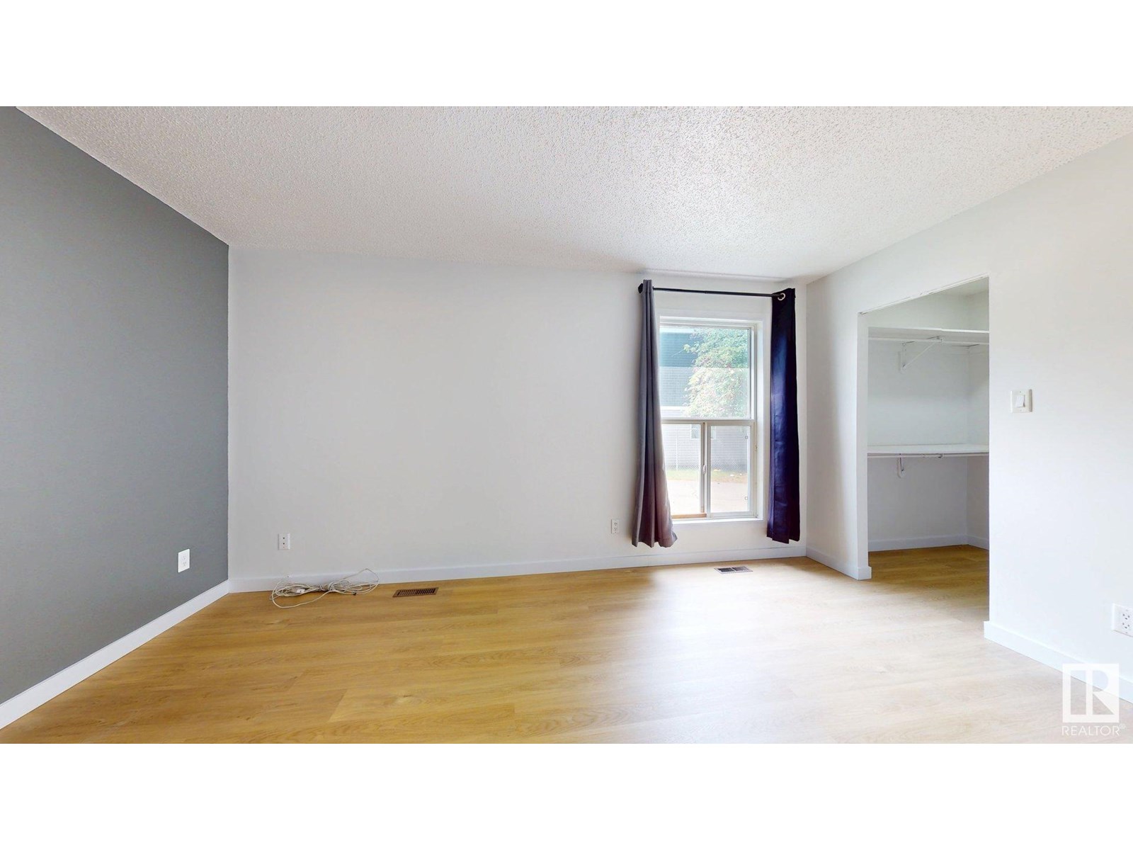 Photo 6 of 1 1503 Mill Woods Rd E Nw, Edmonton AB