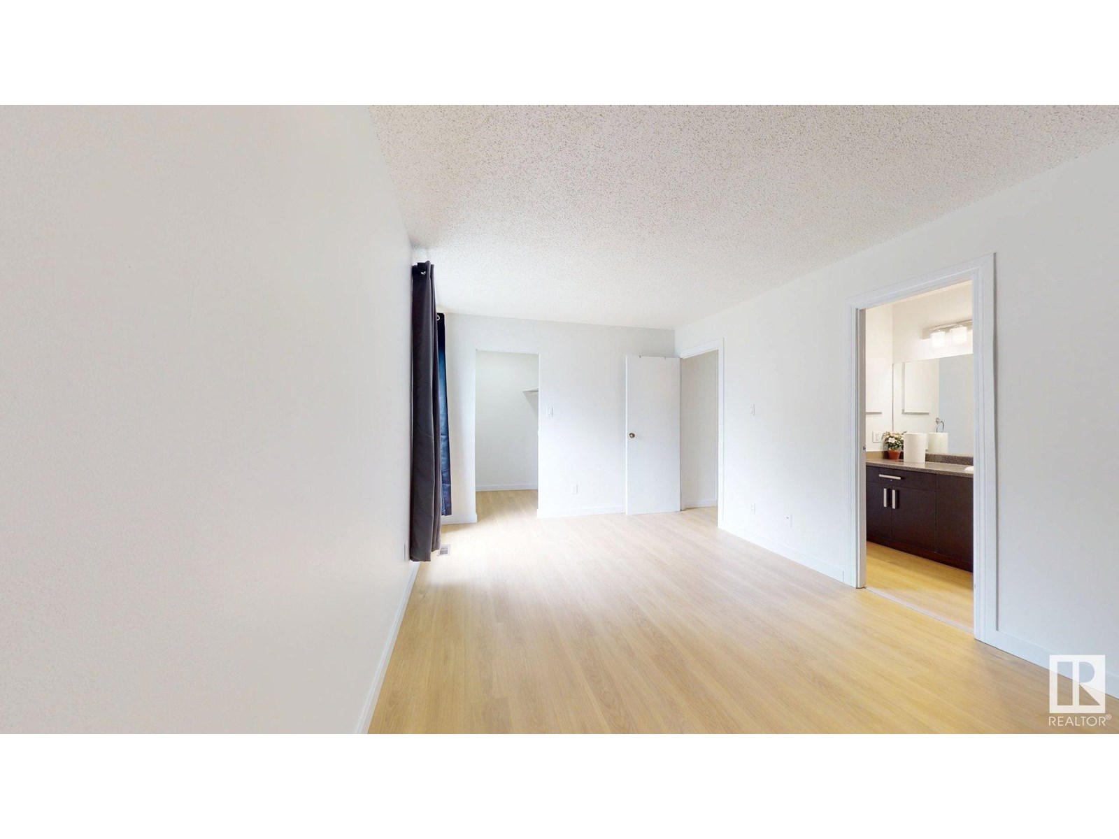 Photo 20 of 1 1503 Mill Woods Rd E Nw, Edmonton AB
