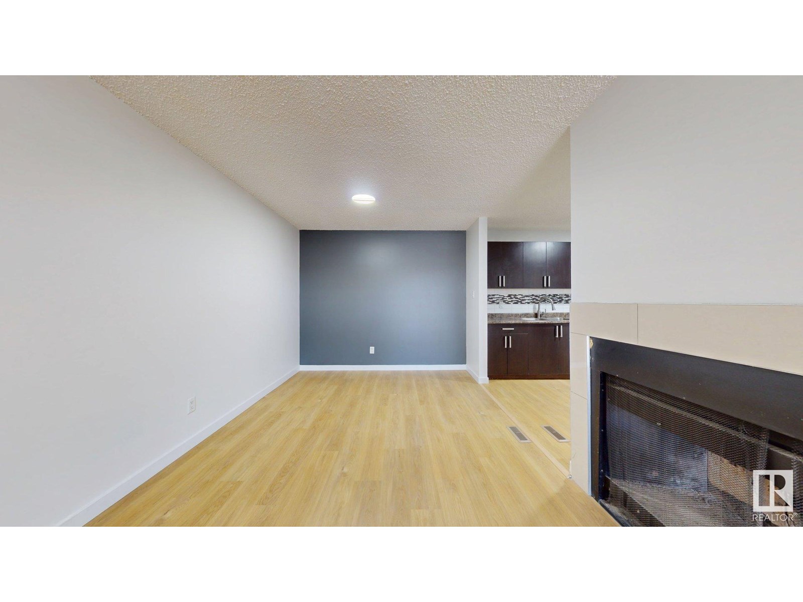 Photo 8 of 1 1503 Mill Woods Rd E Nw, Edmonton AB