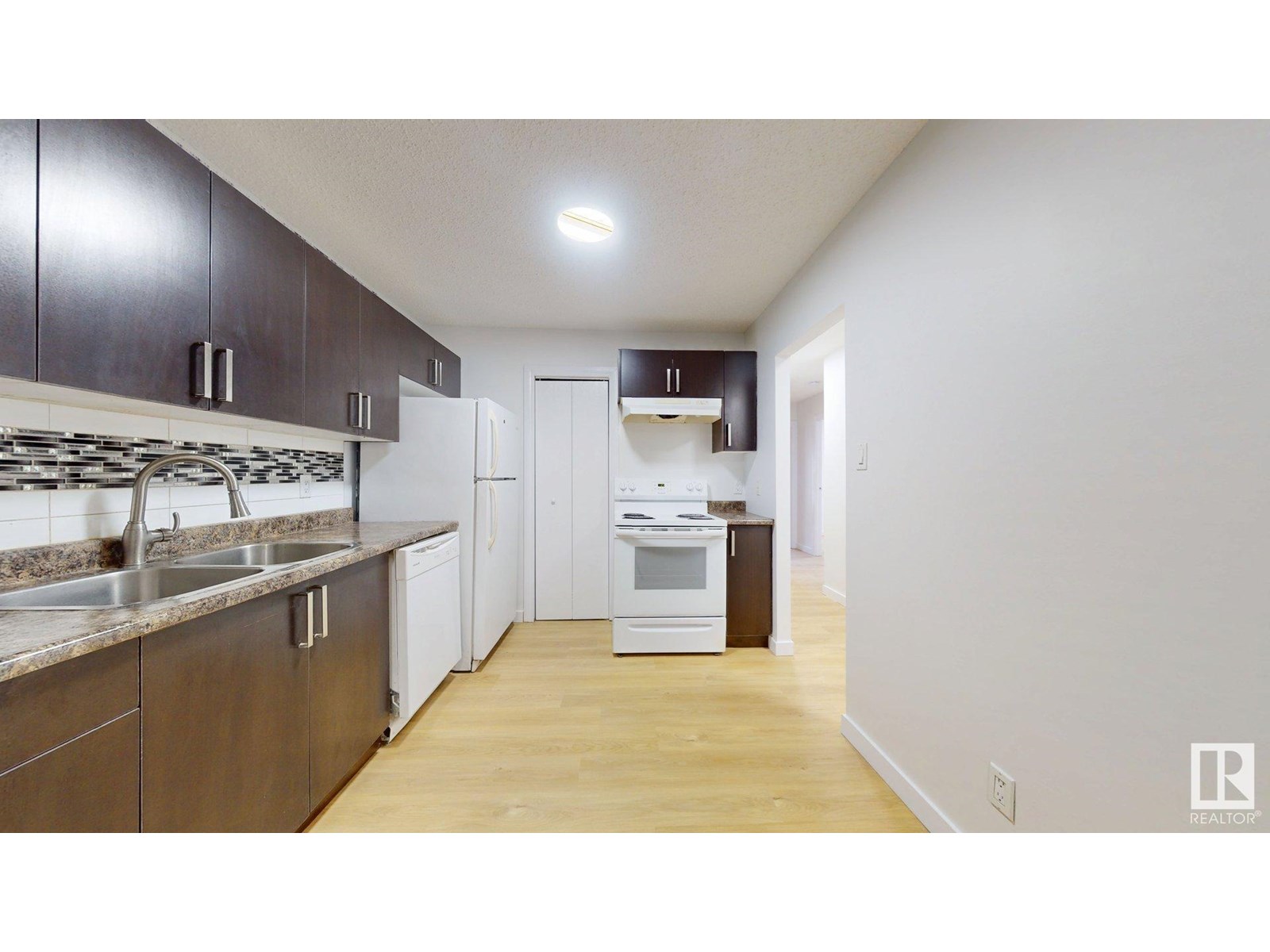 Photo 19 of 1 1503 Mill Woods Rd E Nw, Edmonton AB