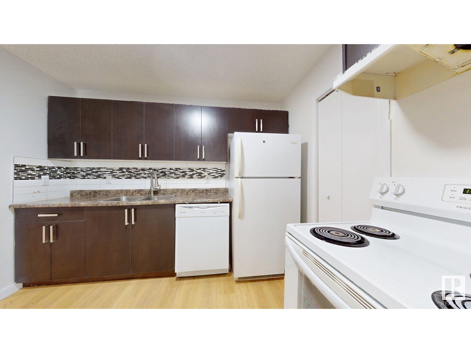Photo 1 of 1 1503 Mill Woods Rd E Nw, Edmonton AB