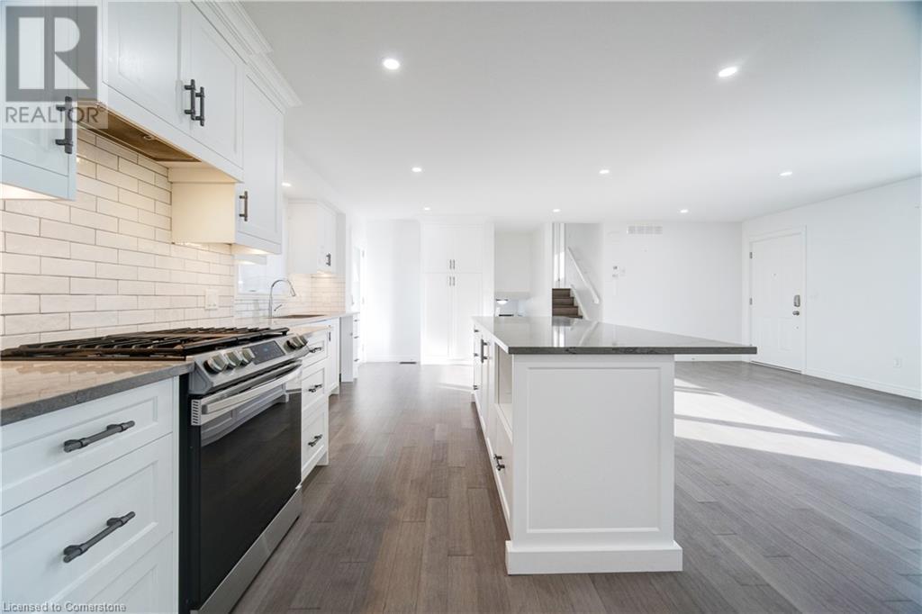 Photo 24 of 25 Patterson Drive, Brantford ON