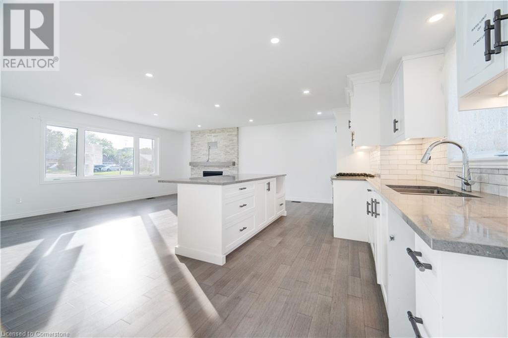 Photo 4 of 25 Patterson Drive, Brantford ON