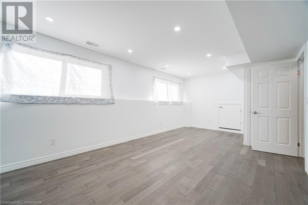 Photo 7 of 25 Patterson Drive, Brantford ON