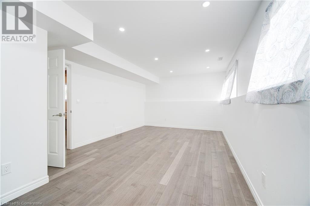 Photo 19 of 25 Patterson Drive, Brantford ON