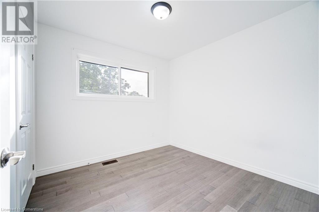 Photo 2 of 25 Patterson Drive, Brantford ON