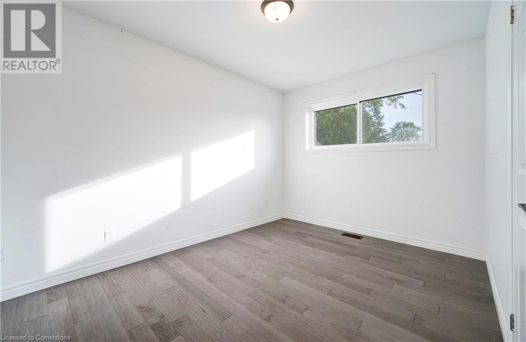 Photo 21 of 25 Patterson Drive, Brantford ON