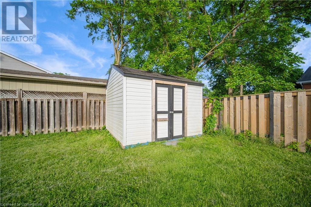 Photo 18 of 25 Patterson Drive, Brantford ON