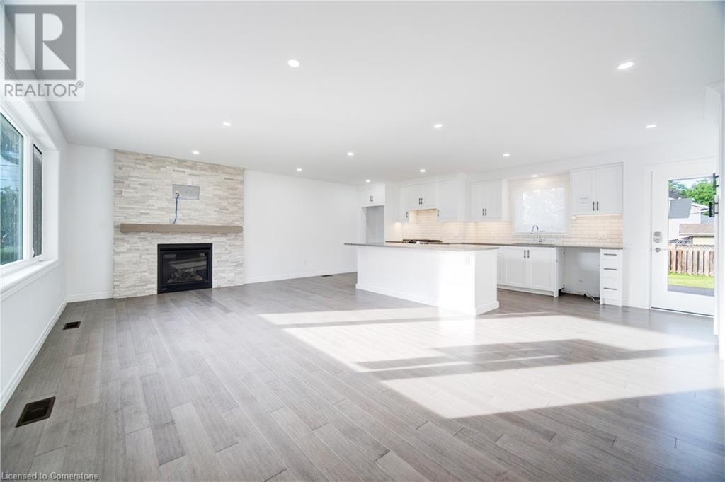 Photo 5 of 25 Patterson Drive, Brantford ON