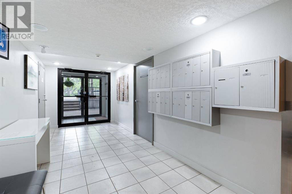 Single Family House for Sale in    Avenue SW Cliff Bungalow Calgary 