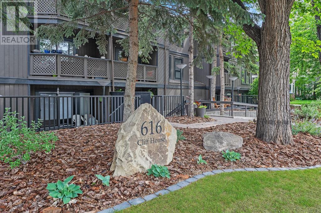 Single Family House for Sale in    Avenue SW Cliff Bungalow Calgary 